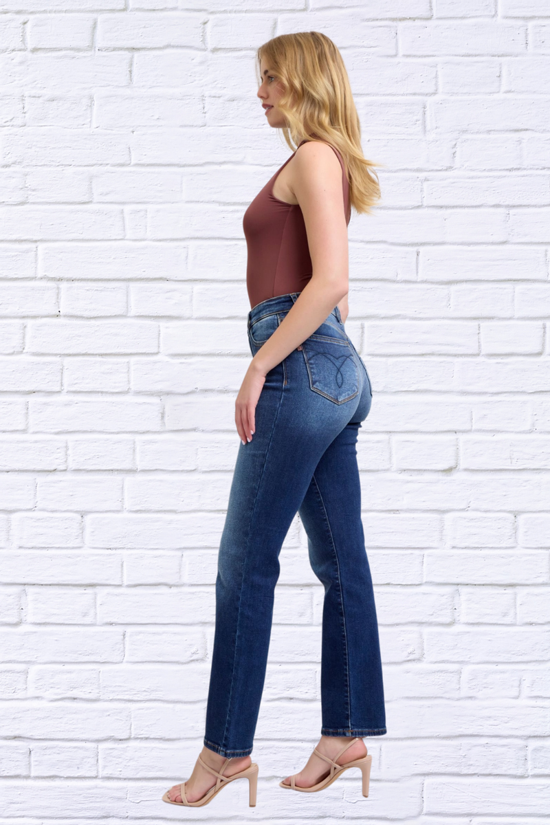 Judy Blue Full Size Washed Straight Leg Jeans with Pockets